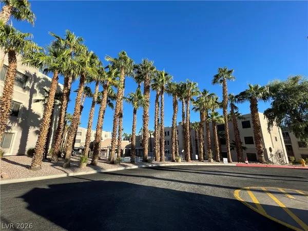 $1,350 | 2040 Mesquite Lane, Unit 104, Laughlin, NV 89029
