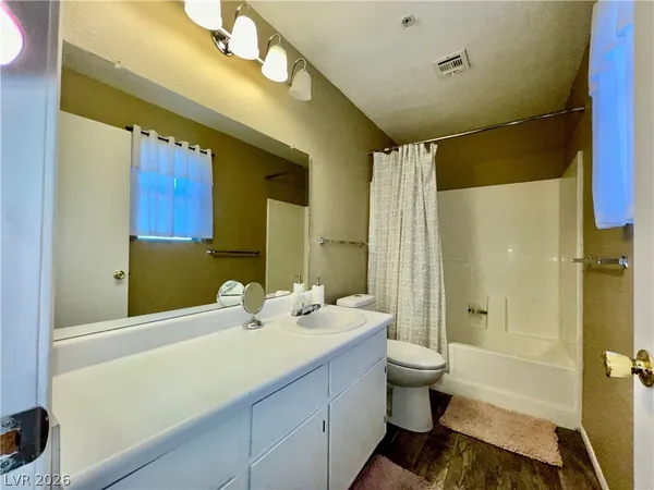 $1,350 | 2040 Mesquite Lane, Unit 104, Laughlin, NV 89029