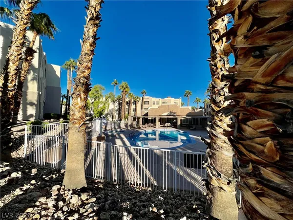 $1,350 | 2040 Mesquite Lane, Unit 104, Laughlin, NV 89029