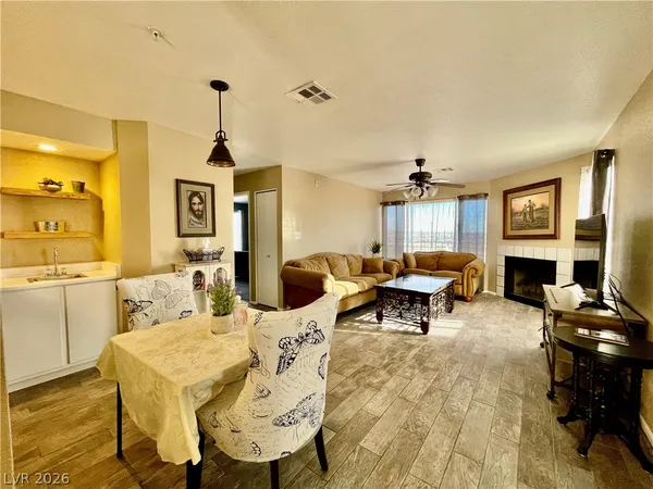 $1,350 | 2040 Mesquite Lane, Unit 104, Laughlin, NV 89029