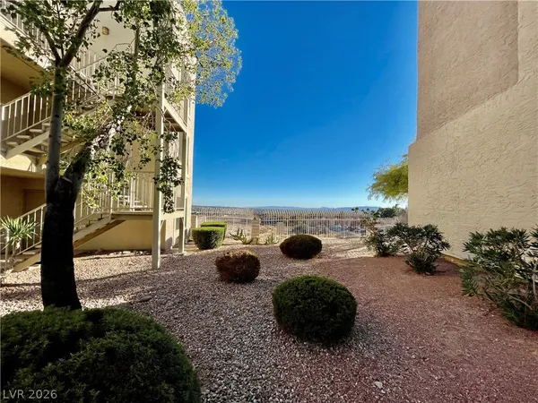 $1,350 | 2040 Mesquite Lane, Unit 104, Laughlin, NV 89029