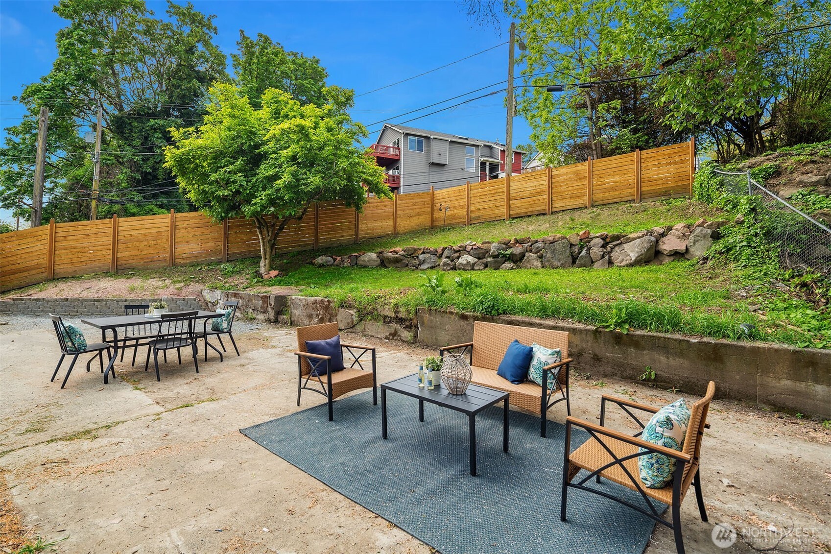 9275 Renton Avenue South Seattle, WA 98118 - Photo 5 of 34