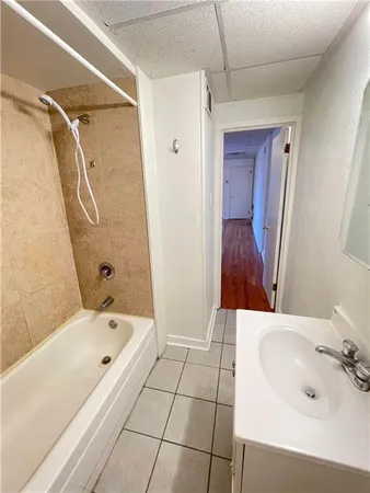 $895 | 318 Saline Street, Unit 2, Pittsburgh, PA 15207