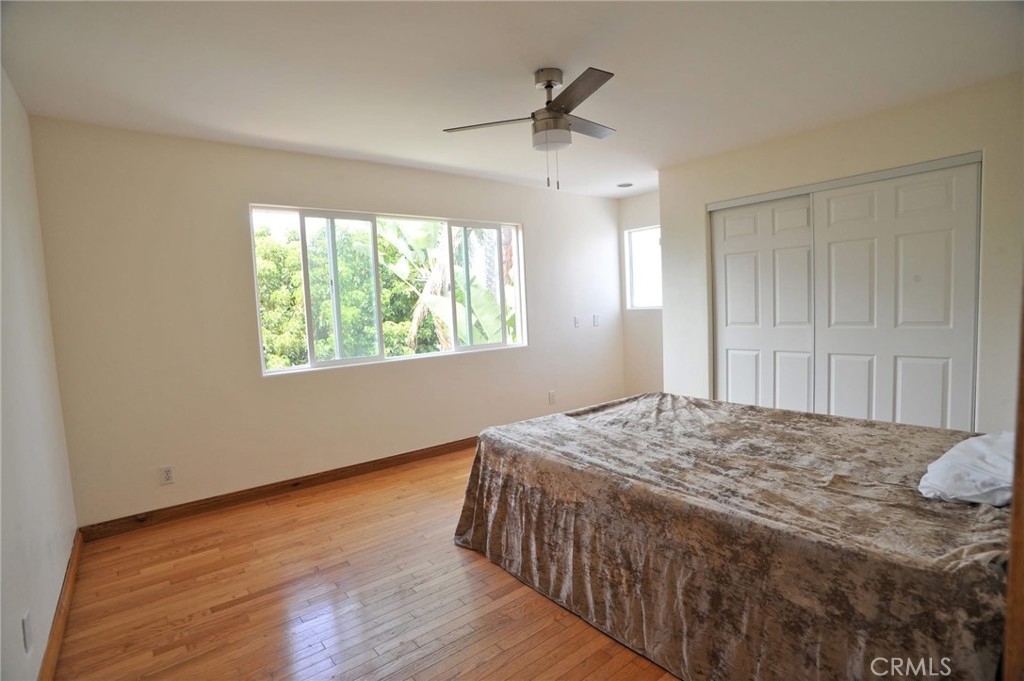1707 Hygeia Avenue Encinitas, CA 92024 - Photo 23 of 41 a bedroom with a bed and a window