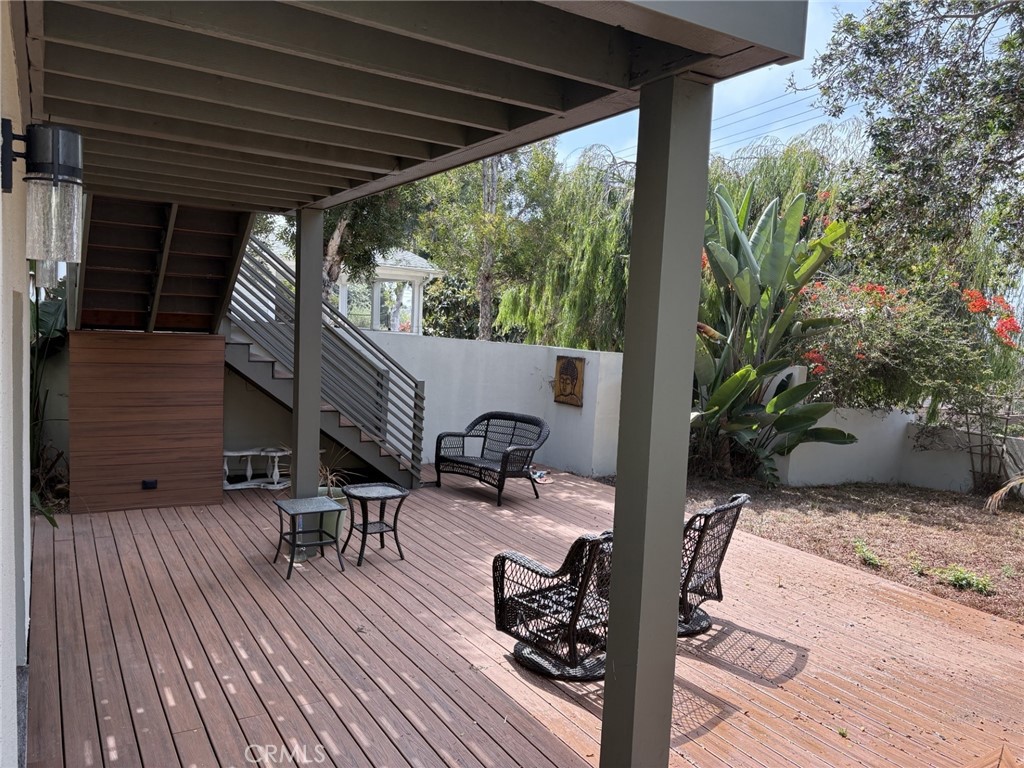 1707 Hygeia Avenue Encinitas, CA 92024 - Photo 39 of 41 a house view with outdoor seating space