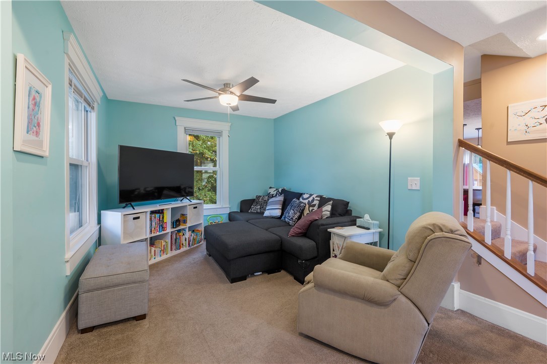 1425 Krumroy Road Akron, OH 44306 - Photo 2 of 16 Gallery Image 2