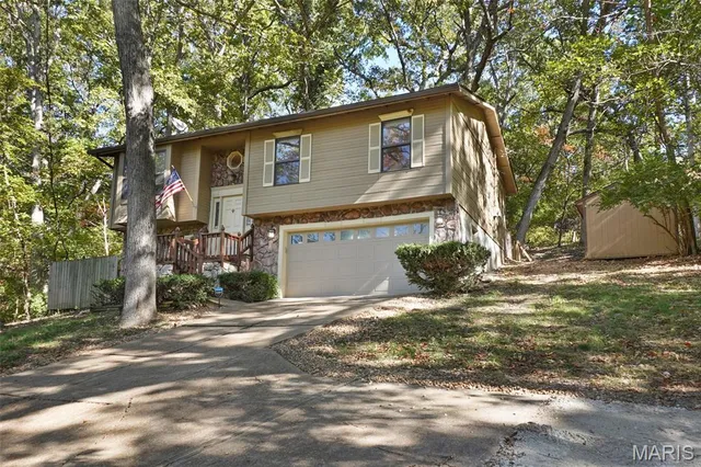 $300,000 | 5050 Schumacher Road, High Ridge, MO 63049