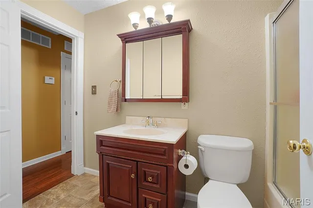 $300,000 | 5050 Schumacher Road, High Ridge, MO 63049