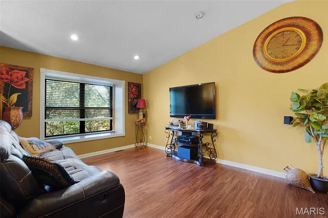 $300,000 | 5050 Schumacher Road, High Ridge, MO 63049