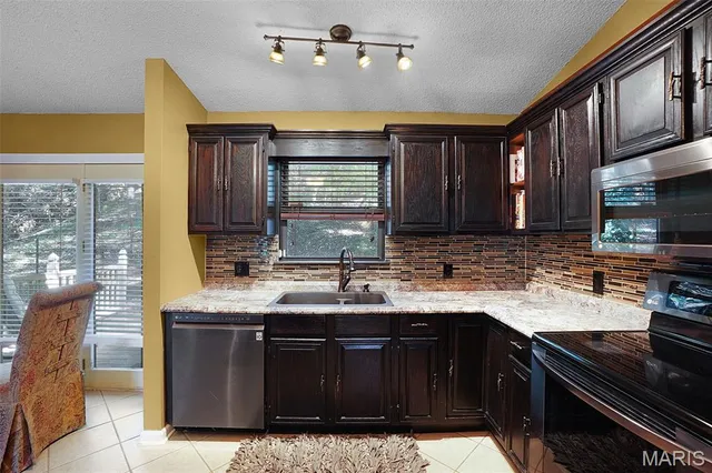 $300,000 | 5050 Schumacher Road, High Ridge, MO 63049