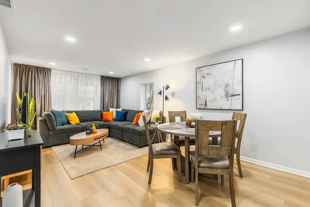 $3,500 | 3017 Pearl Street, Unit 2, Franklin Park, IL 60131