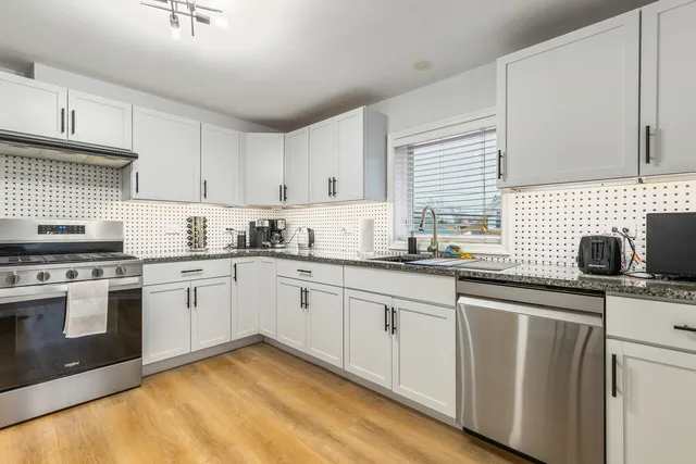 $3,500 | 3017 Pearl Street, Unit 2, Franklin Park, IL 60131