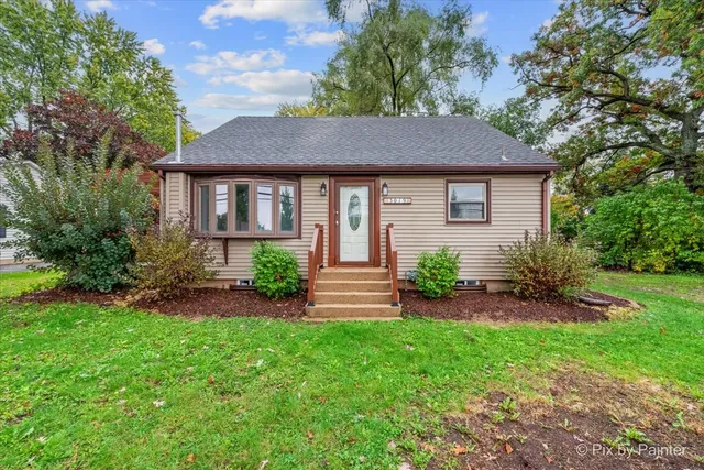 $305,000 | 3019 Lincoln Road, McHenry, IL 60051