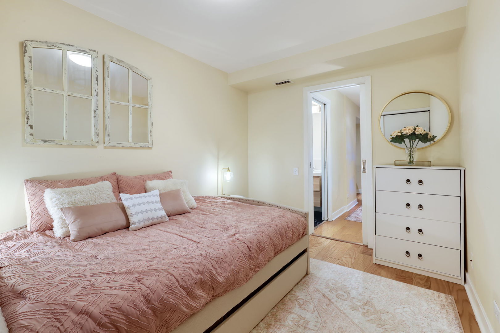 40 East 9th Street, Unit 716 Chicago, IL 60605 - Photo 20 of 37 a bedroom with a bed and closet