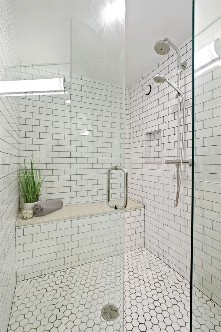 40 East 9th Street, Unit 716 Chicago, IL 60605 - Photo 23 of 37 a bathroom with a shower
