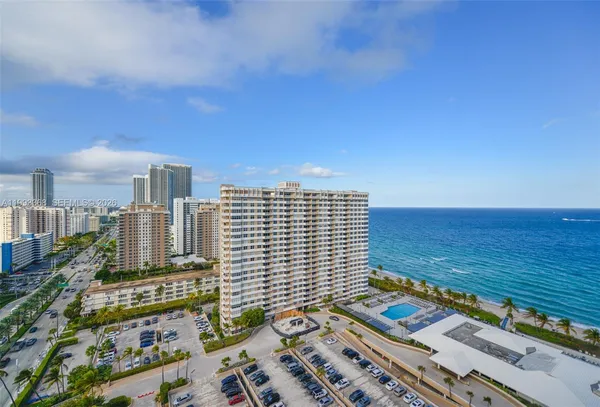 $2,500 | 1980 South Ocean Drive, Unit 21M, Hallandale Beach, FL 33009