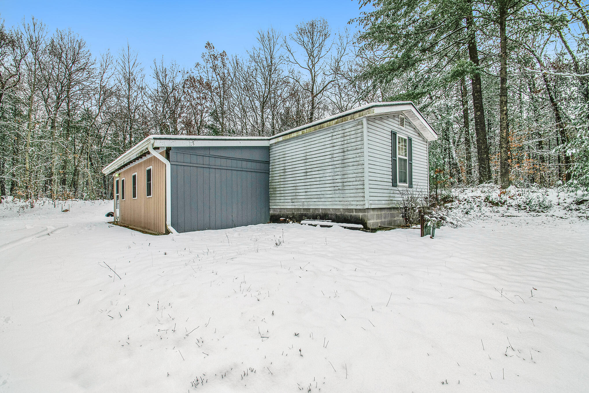 3546 Bass Lake Road Pierson, MI 49339 - Photo 3 of 19 DSC_5197