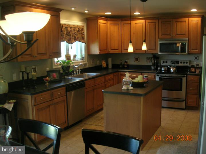 935 Callowhill Road Perkasie, PA 18944 - Photo 1 of 11 Kitchen