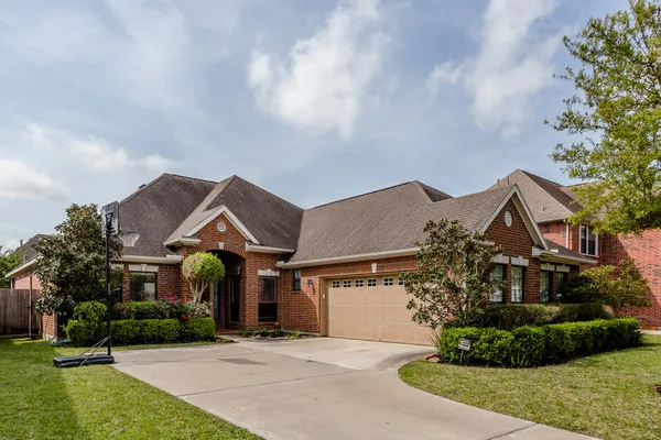 $3,150 | 6706 Ashworth Drive, Sugar Land, TX 77479