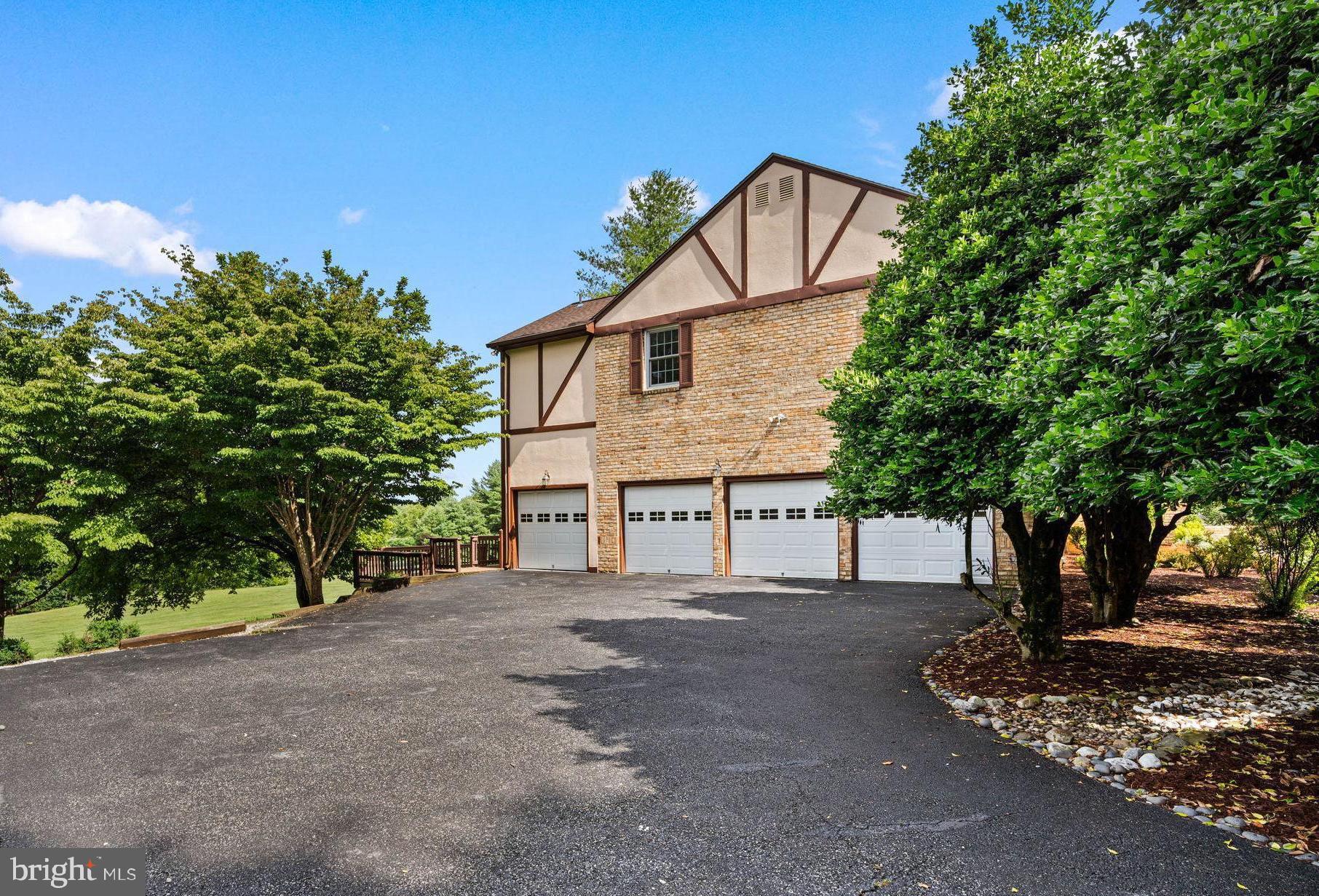 11706 Farside Road Ellicott City, MD 21042 - Photo 4 of 55