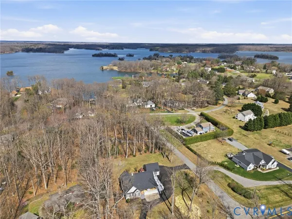 $709,900 | 25 Tara Woods Drive, Bumpass, VA 23024