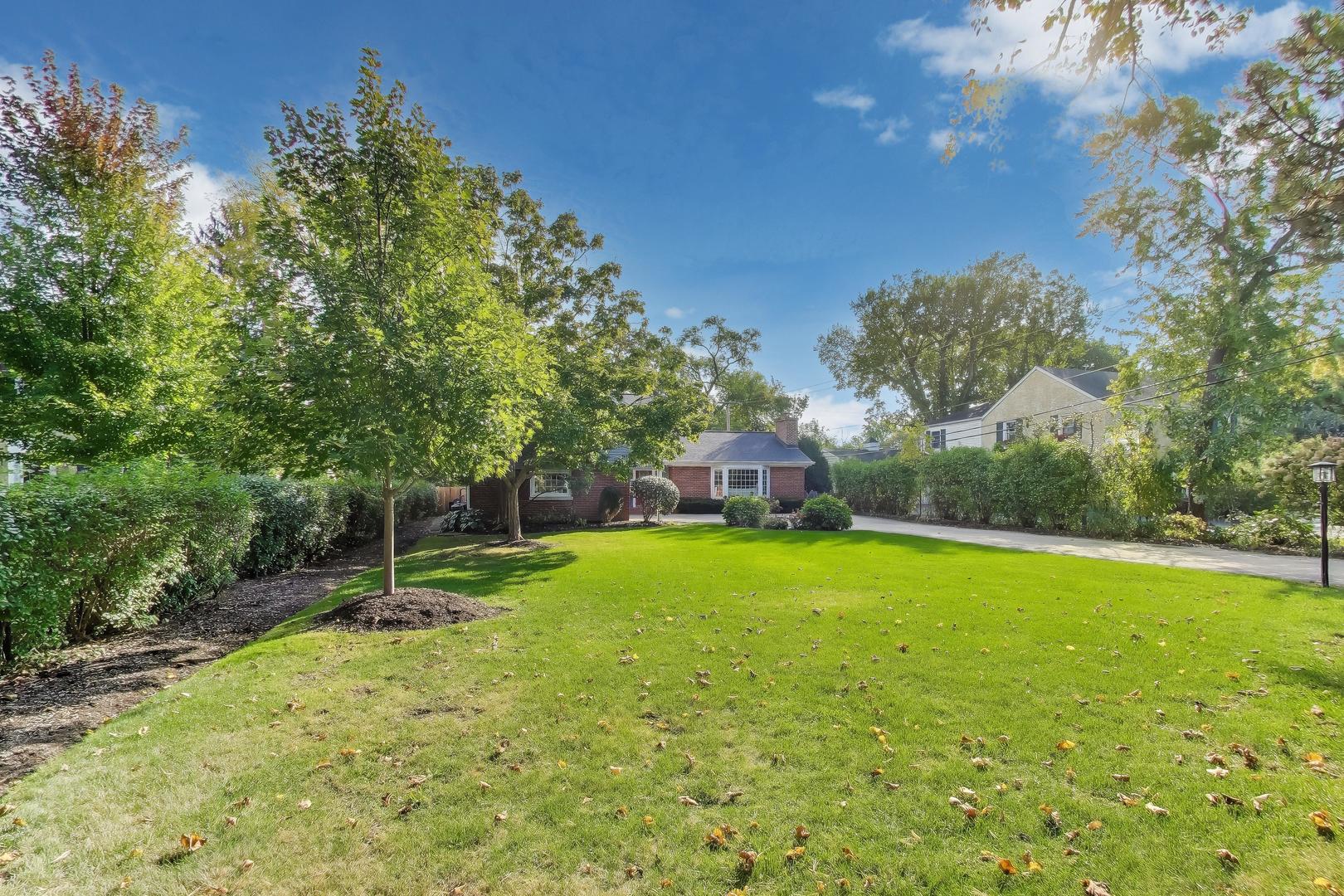 21 Timber Lane Northbrook, IL 60062 - Photo 2 of 43