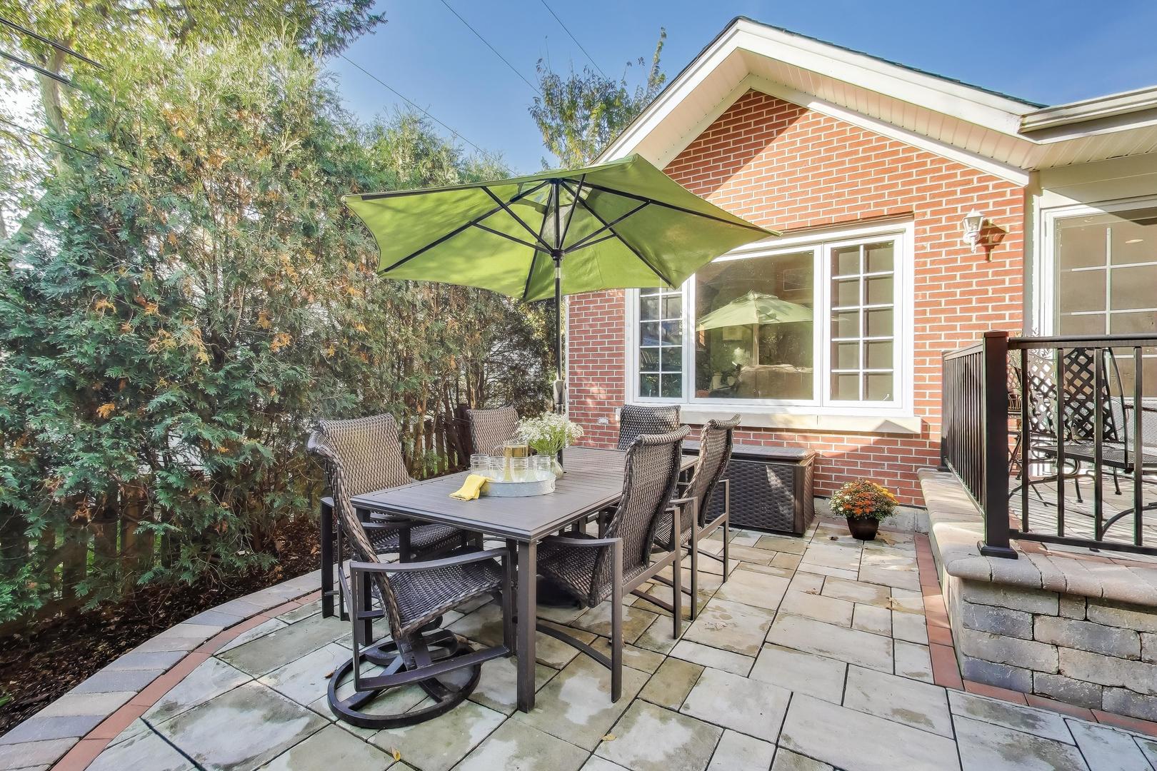 21 Timber Lane Northbrook, IL 60062 - Photo 5 of 43