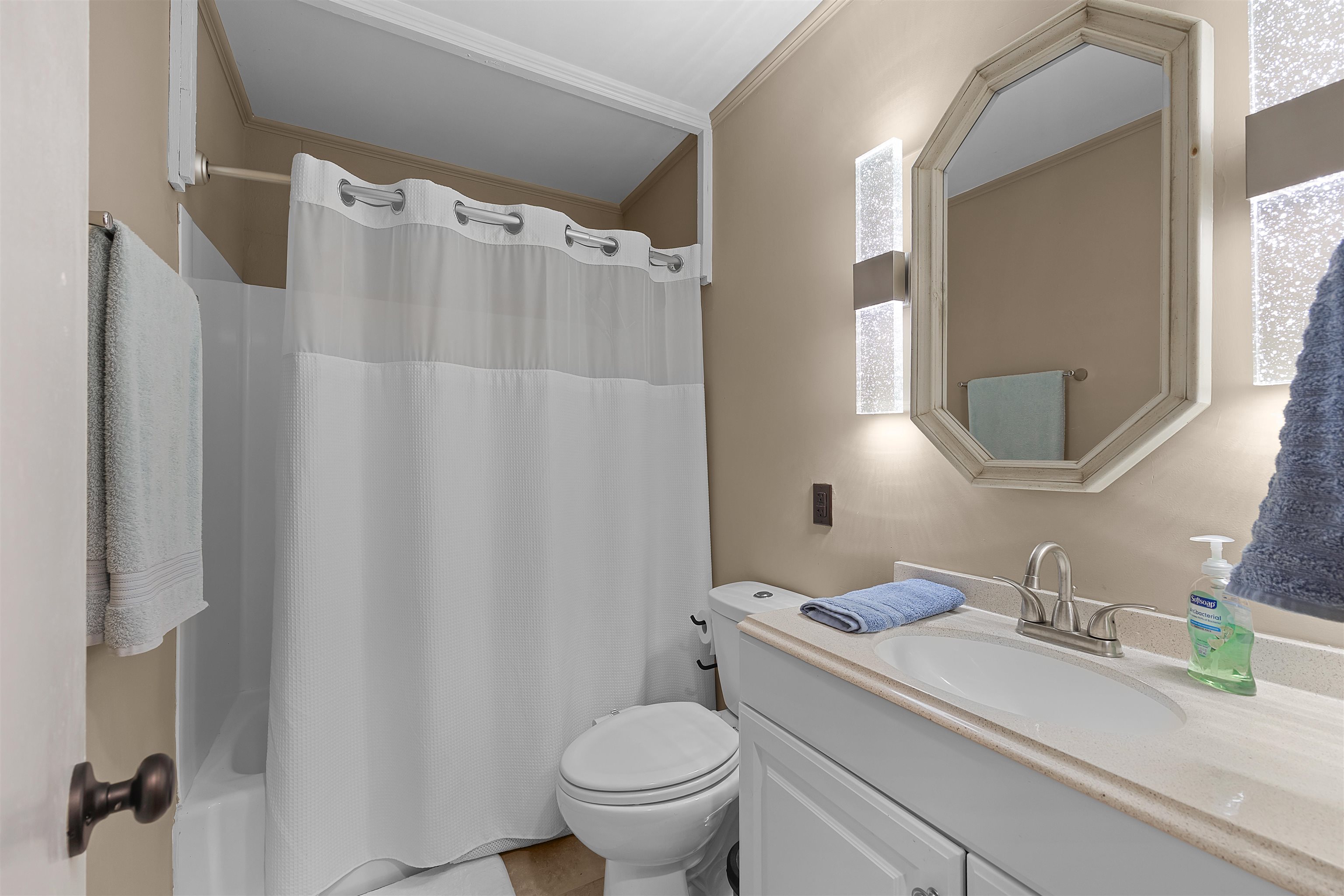 5 Cr 329 Road Iuka, MS 38852 - Photo 15 of 39 a bathroom with a sink toilet and shower