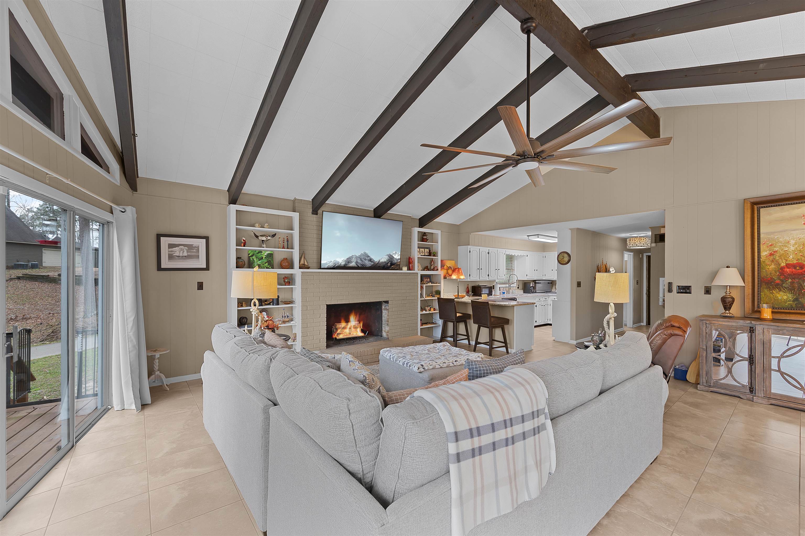 5 Cr 329 Road Iuka, MS 38852 - Photo 6 of 39 a living room with furniture and a fireplace