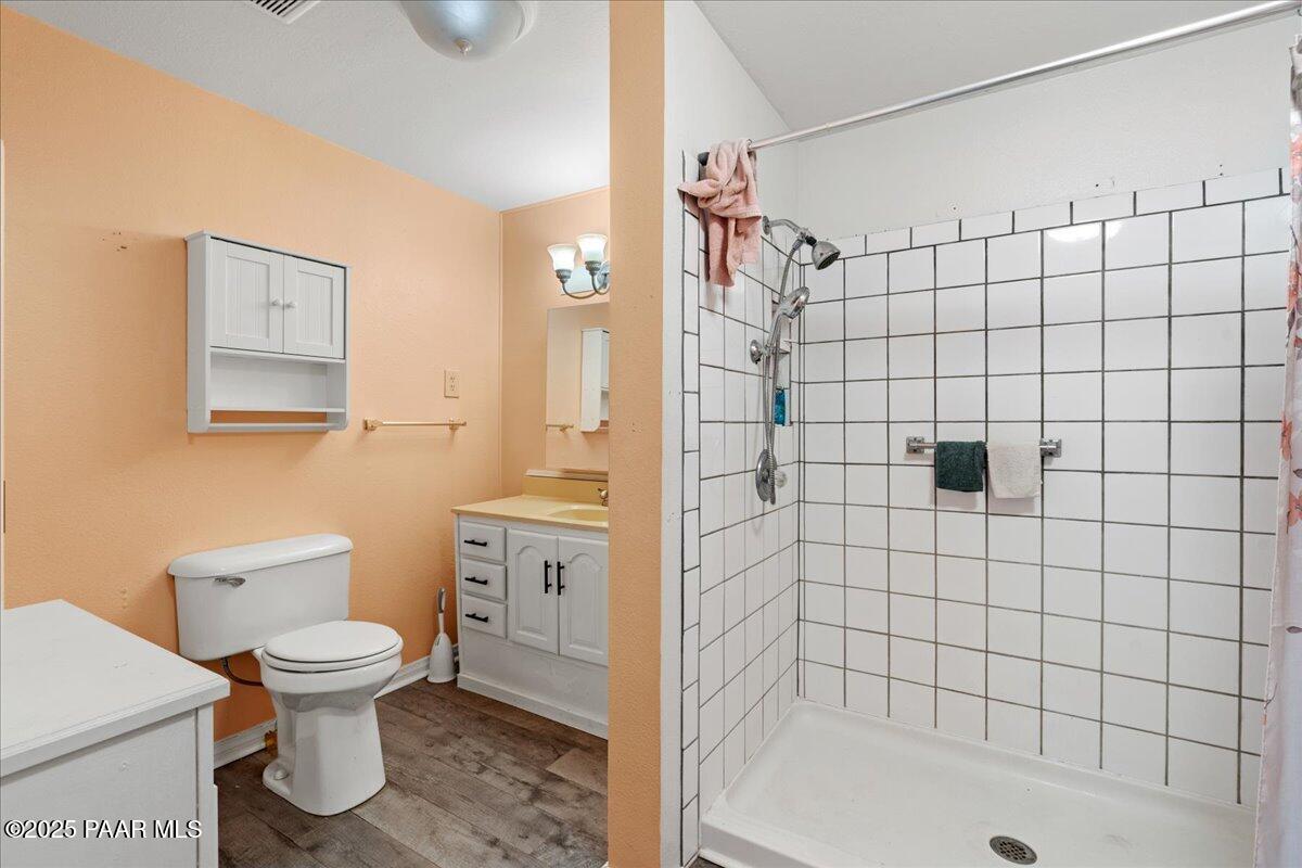 18246 Henry Coe Road Peeples Valley, AZ 86332 - Photo 8 of 20 12-Bathroom
