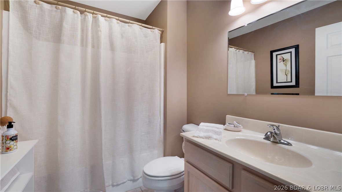164 Sac Road, Unit B201 Sunrise Beach, MO 65079 - Photo 15 of 35