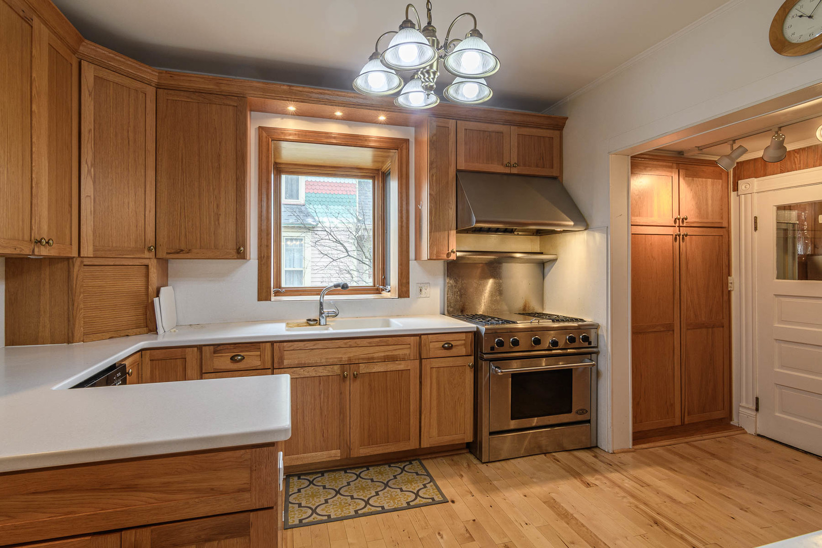 353 North Liberty Street Elgin, IL 60120 - Photo 7 of 24