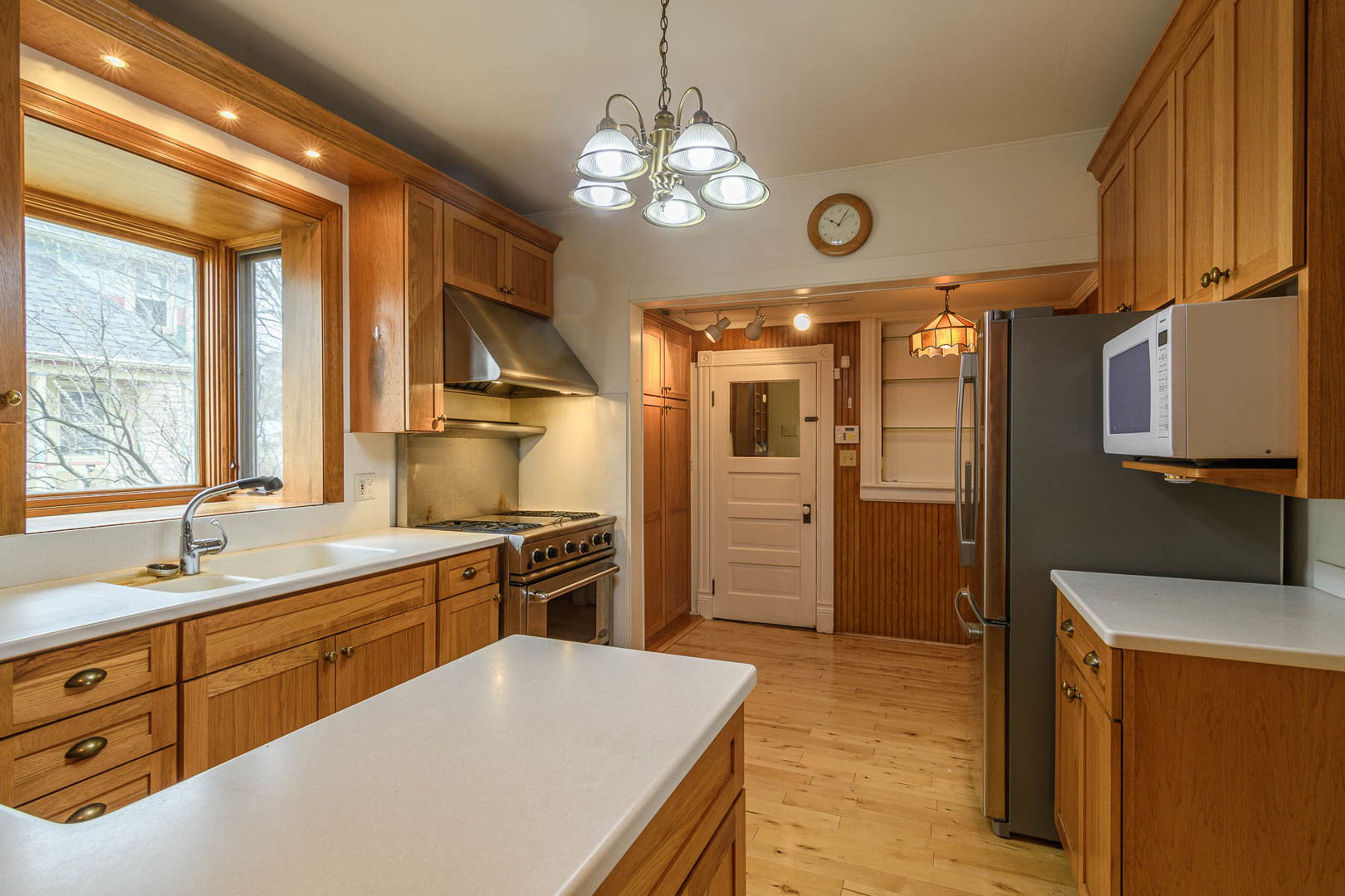 353 North Liberty Street Elgin, IL 60120 - Photo 8 of 24