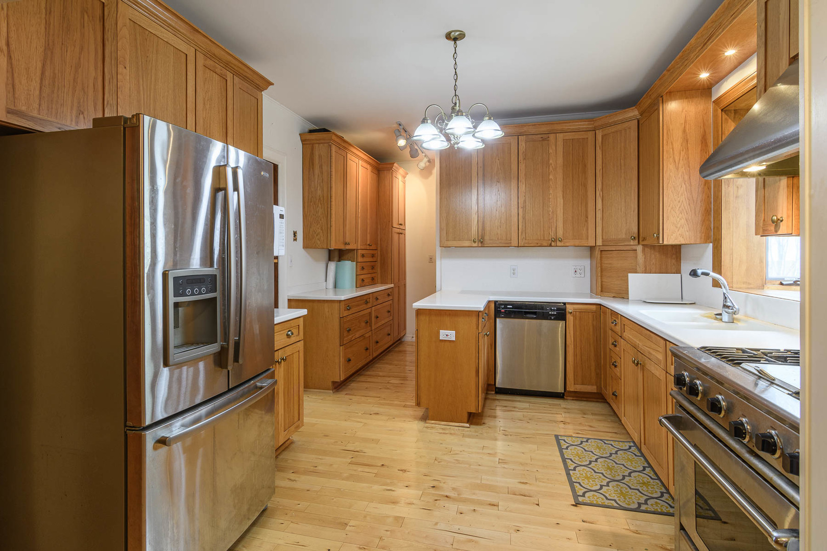 353 North Liberty Street Elgin, IL 60120 - Photo 9 of 24