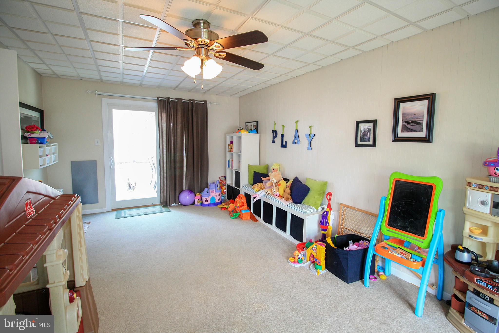 8102 Timberbrooke Road Baltimore, MD 21237 - Photo 13 of 30 Family Room