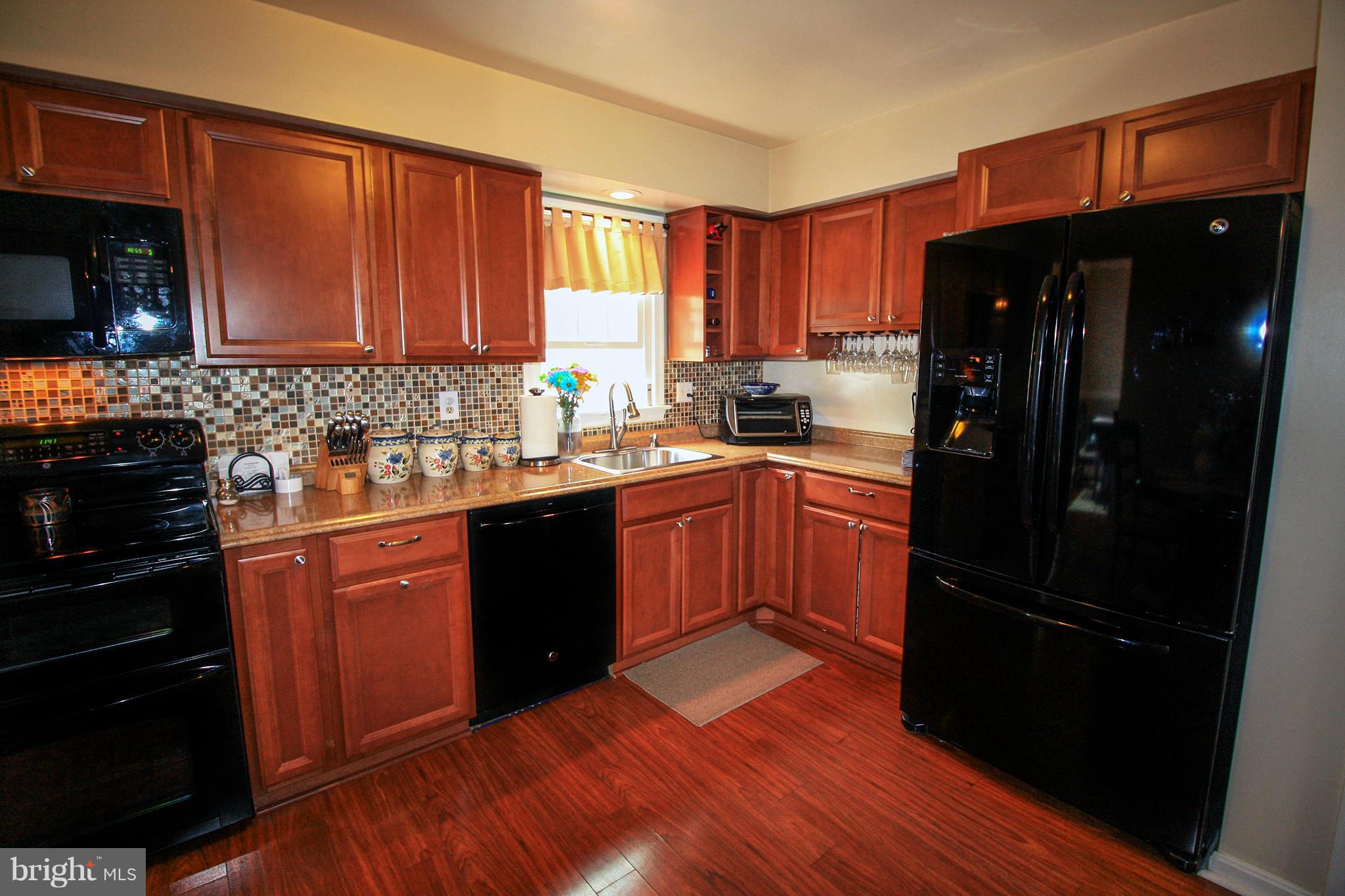 8102 Timberbrooke Road Baltimore, MD 21237 - Photo 6 of 30 Kitchen