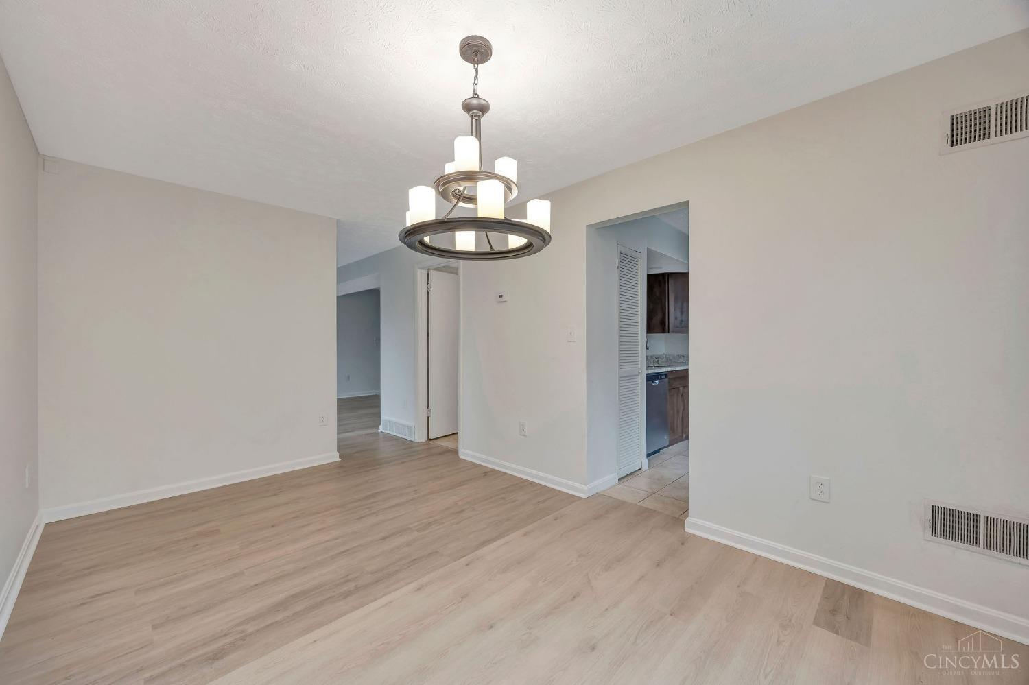 7752 Montgomery Road, Unit 8 Cincinnati, OH 45236 - Photo 26 of 35