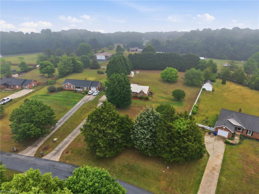 5200 Robin Lane Randleman, NC 27317 - Photo 31 of 40
