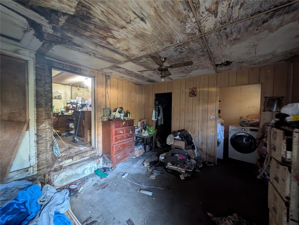 2516 Hebb Road Auburndale, FL 33823 - Photo 20 of 55 a view of a room with gym equipment