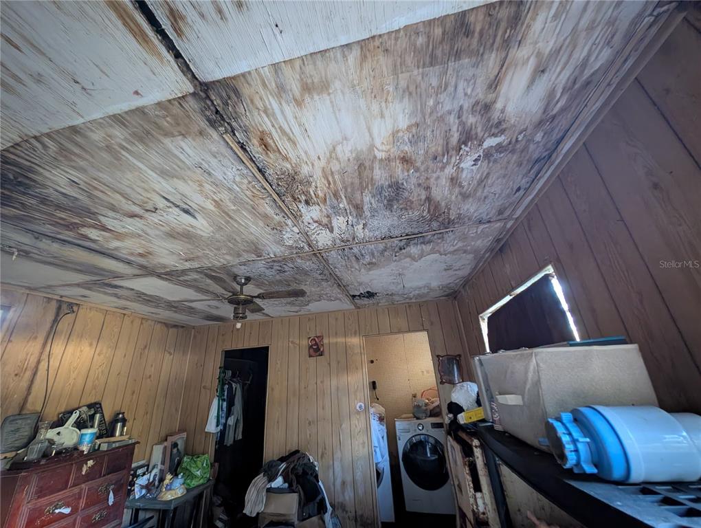 2516 Hebb Road Auburndale, FL 33823 - Photo 21 of 55 a view of a room with gym equipment