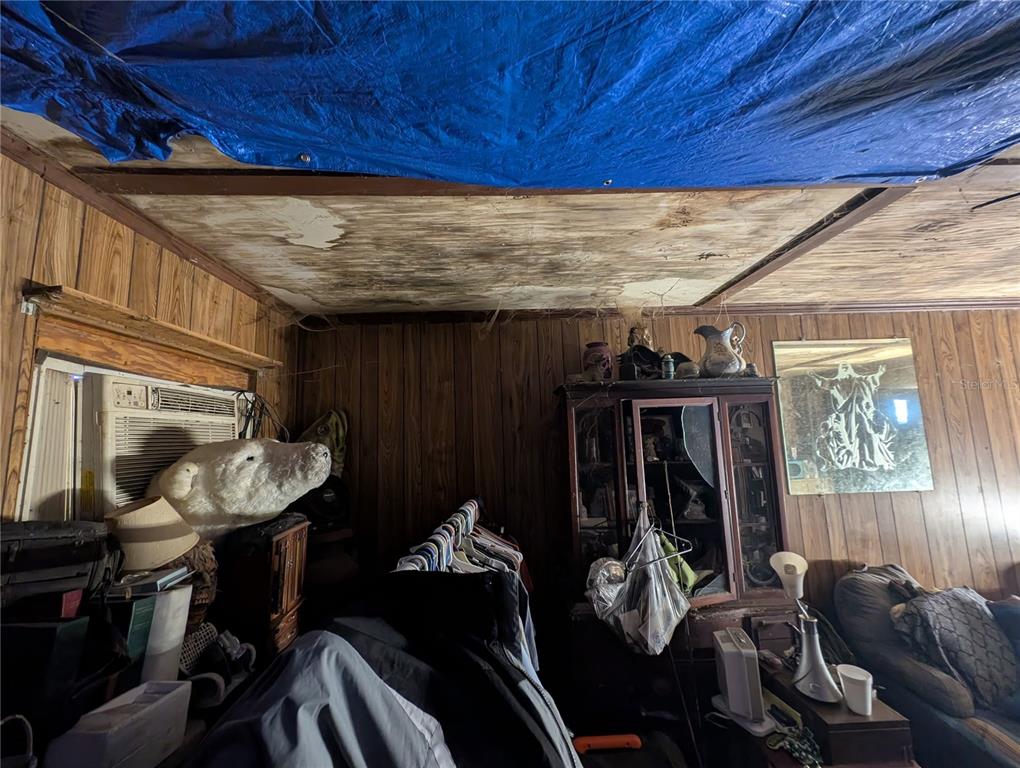 2516 Hebb Road Auburndale, FL 33823 - Photo 29 of 55 a room with furniture