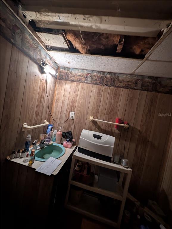 2516 Hebb Road Auburndale, FL 33823 - Photo 7 of 55 a view of a room with furniture and a kitchen