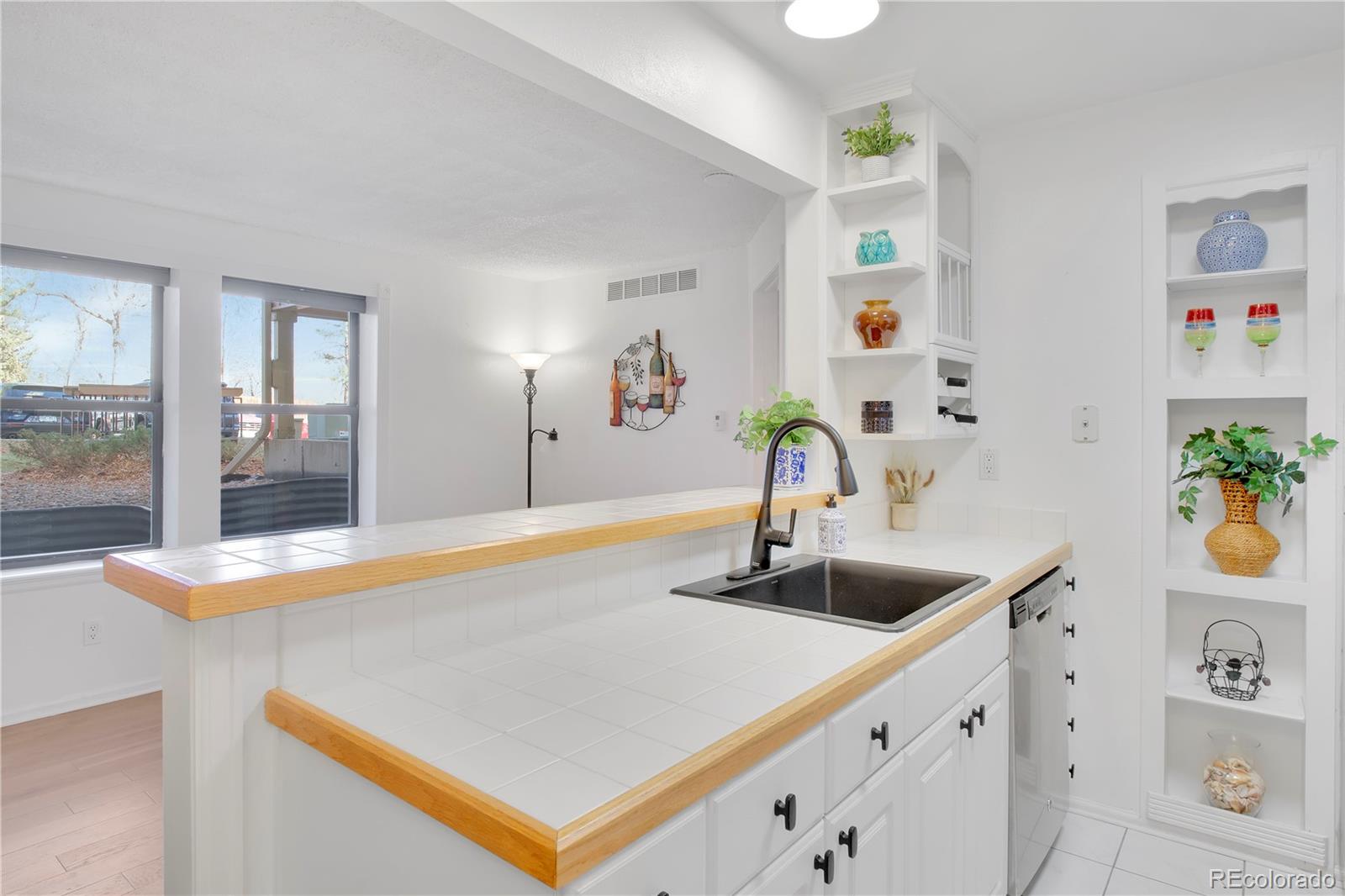 6705 South Field Street, Unit 802 Littleton, CO 80128 - Photo 11 of 15