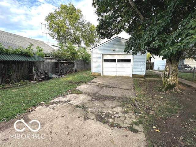2240 Maple Street Columbus, IN 47201 - Photo 36 of 44 Gallery Image 36