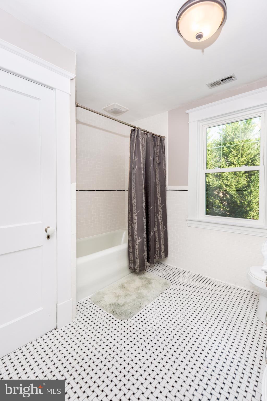 3610 Buckingham Road Baltimore, MD 21207 - Photo 20 of 30 Bath