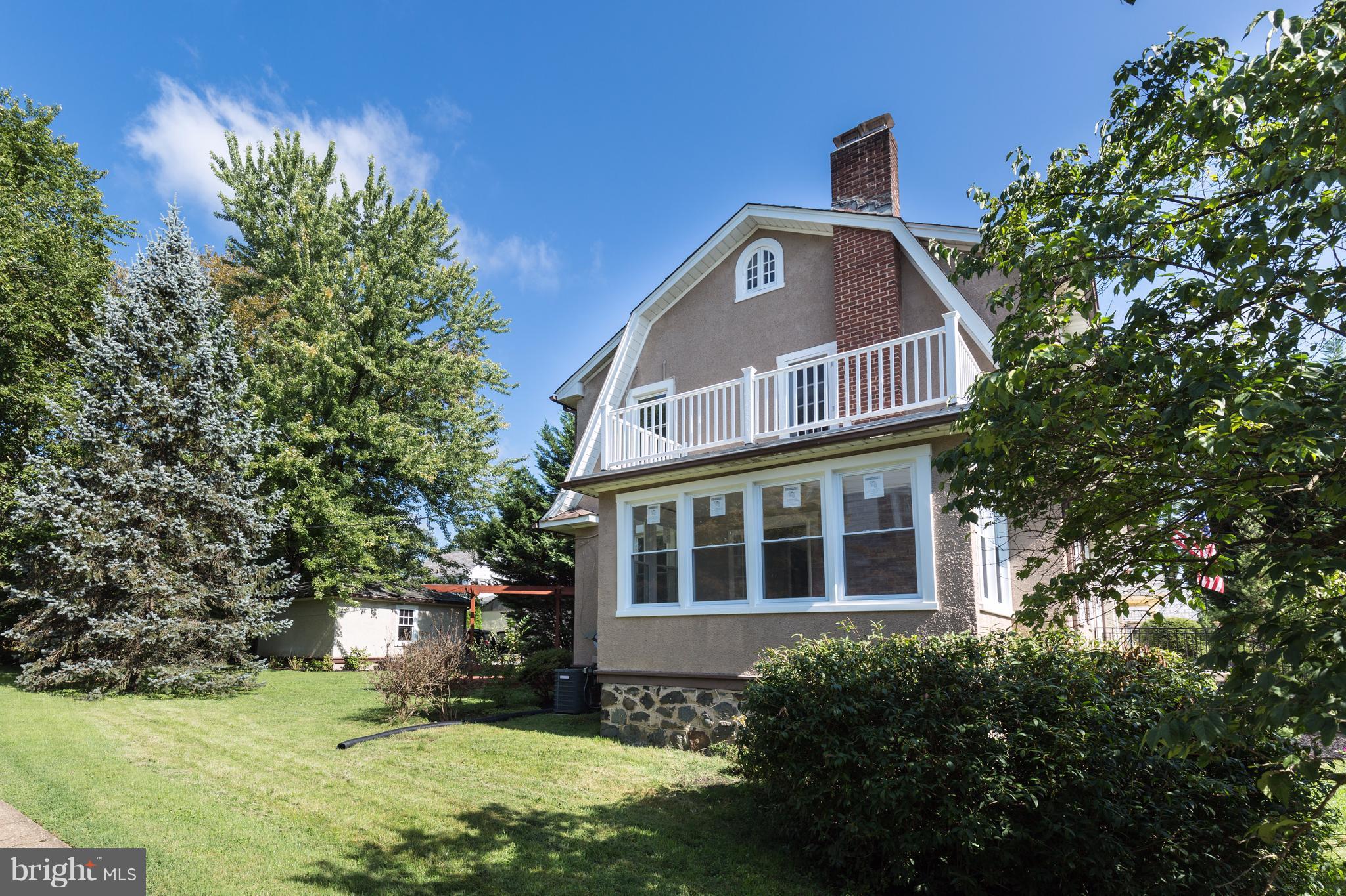 3610 Buckingham Road Baltimore, MD 21207 - Photo 28 of 30 Side Yard - showing sunroom and Balcony off Master