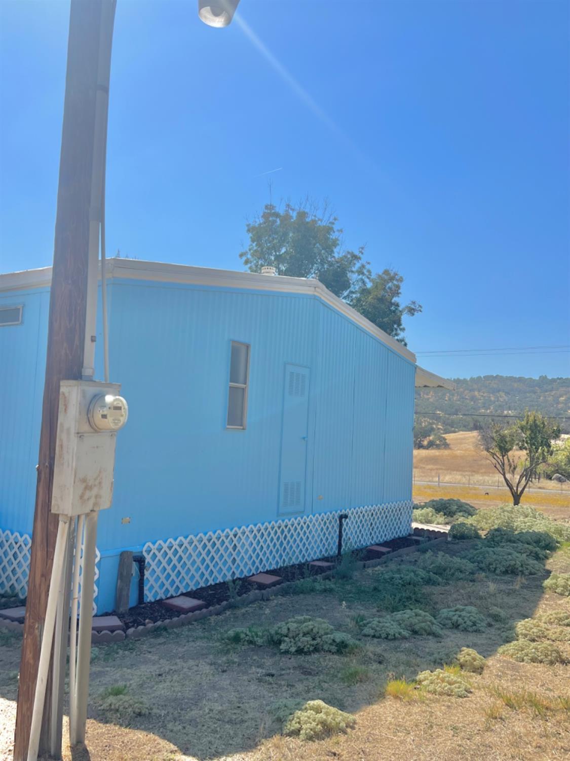 33188 George Smith Road Squaw Valley, CA 93675 - Photo 32 of 43 a view of a backyard