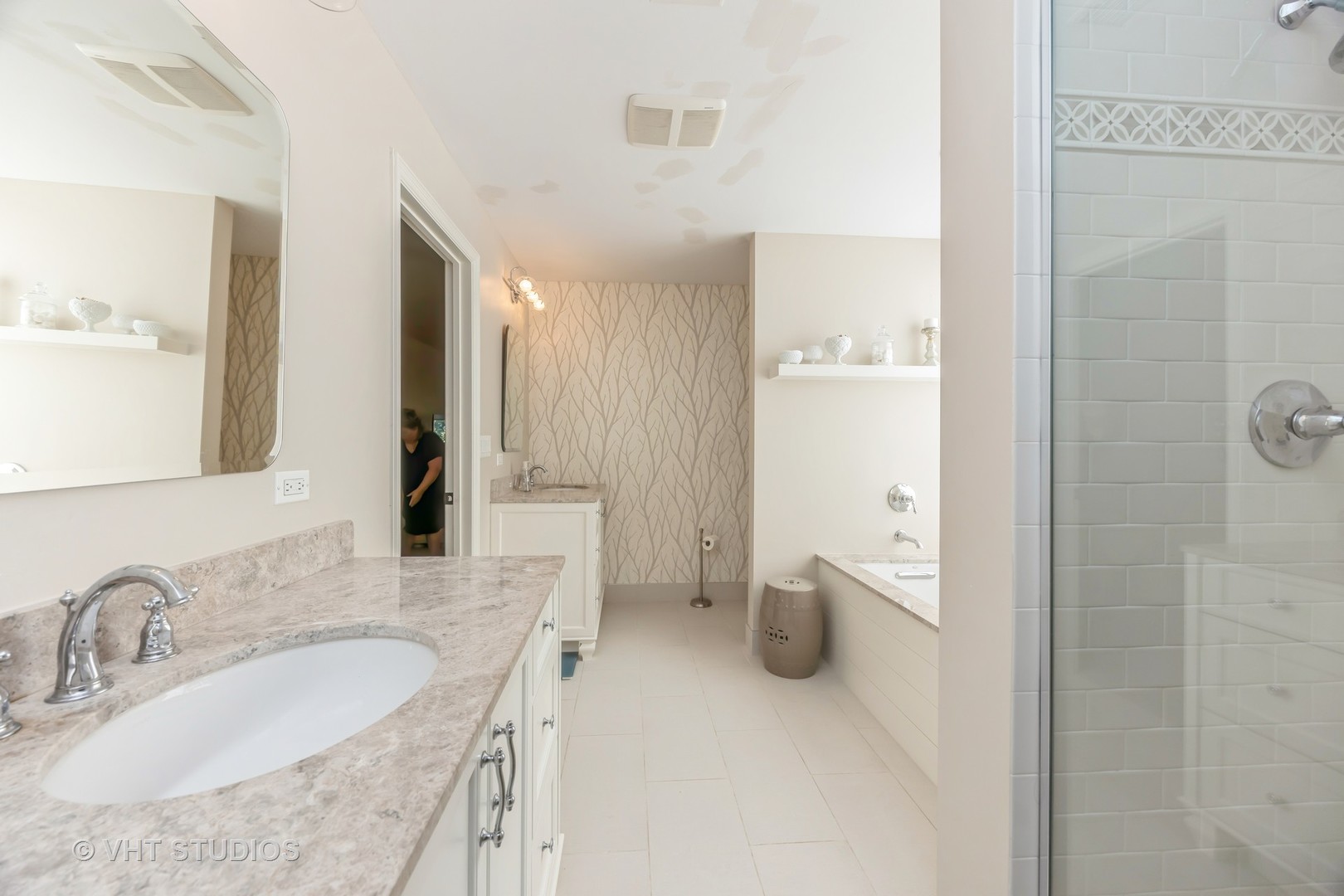 1409 Burr Oak Road, Unit 315A Hinsdale, IL 60521 - Photo 16 of 22 a bathroom with a granite countertop sink and a mirror