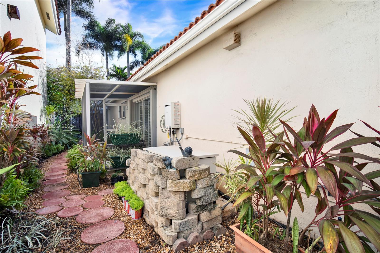 10953 Southwest 153rd Court Miami, FL 33196 - Photo 4 of 49 Genera