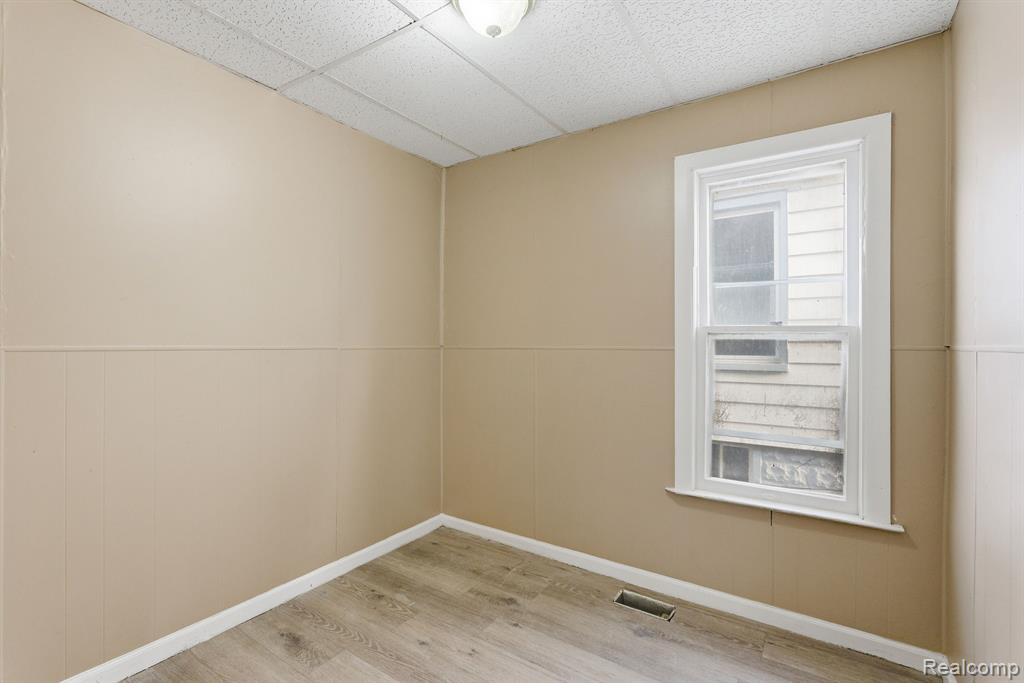 81 East Henry Street River Rouge, MI 48218 - Photo 4 of 11